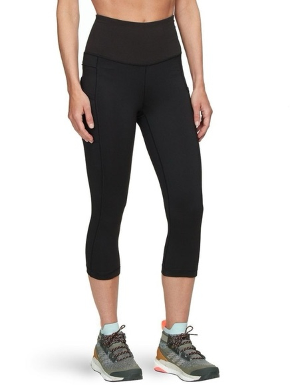 Patagonia Women’s Centered Black Crop Leggings size Medium; EUC
